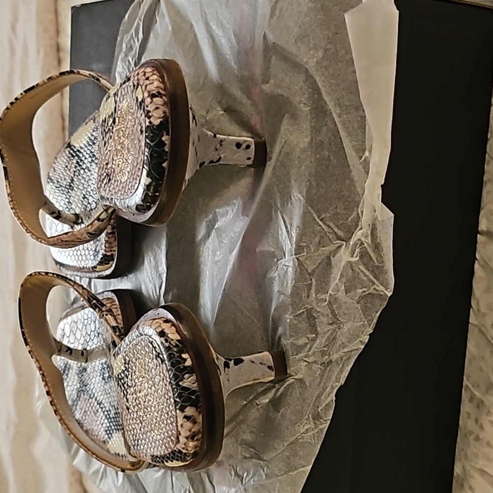 Sandals - Picture 4 of 7